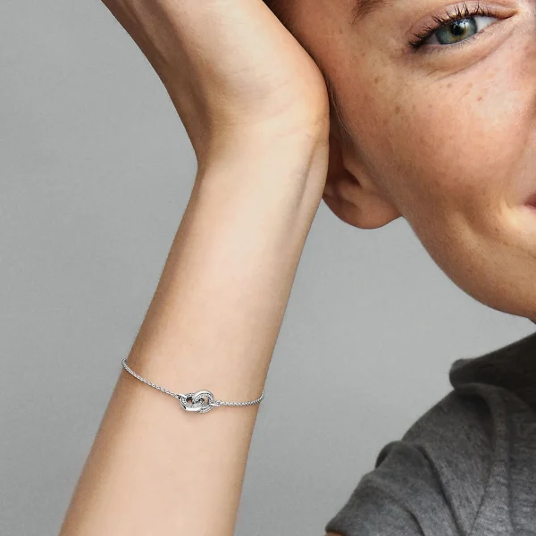 Foto de Polsera Pavé Entrellaçat Pandora Signature Foto de Polsera Pavé Entrellaçat Pandora Signature 592742C01 de pandora
