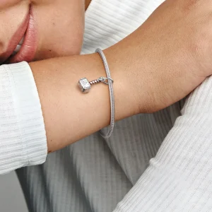 Foto de Charm Penjoll Martell de Thor els Venjadors de Marvel 790483C01 de pandora