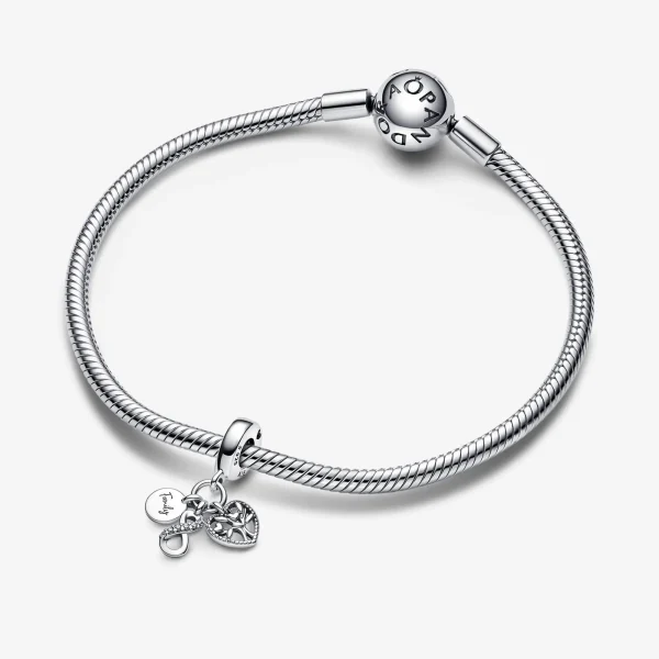 Foto de Charm Penjoll Triple Infinit Família Foto de Charm Penjoll Triple Infinit Família 792201C01 de pandora