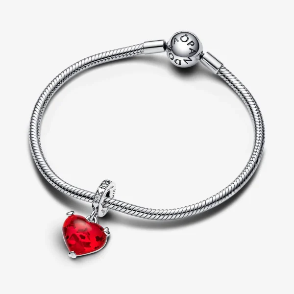 Foto de Charm Penjoll Cristall de Murano Petó Mickey i Minnie Mouse de Disney Foto de Charm Penjoll Cristall de Murano Petó Mickey i Minnie Mouse de Disney 792522C01 de pandora
