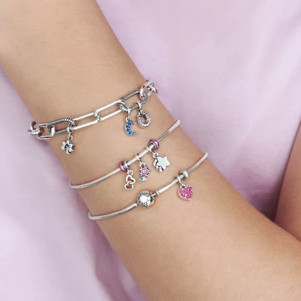 Foto de Mini Charm Penjoll Ferradura de la Sort Pandora ME Foto de Mini Charm Penjoll Ferradura de la Sort Pandora ME 798379CZ de pandora